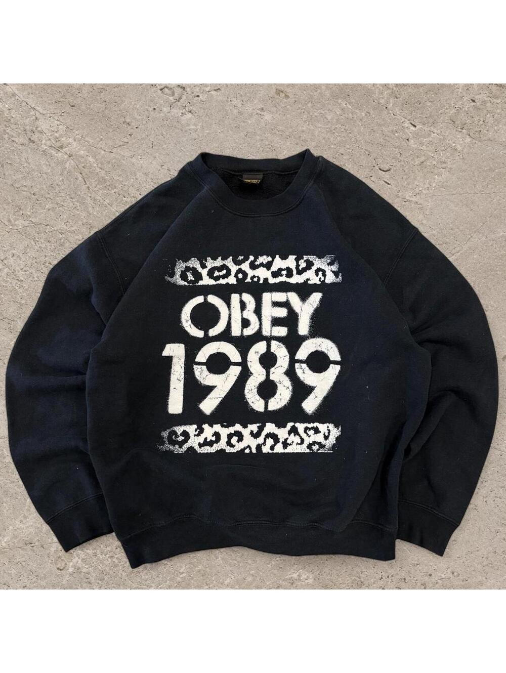 Beautiful vintage 1990s skater Obey black crewneck sweatshirt